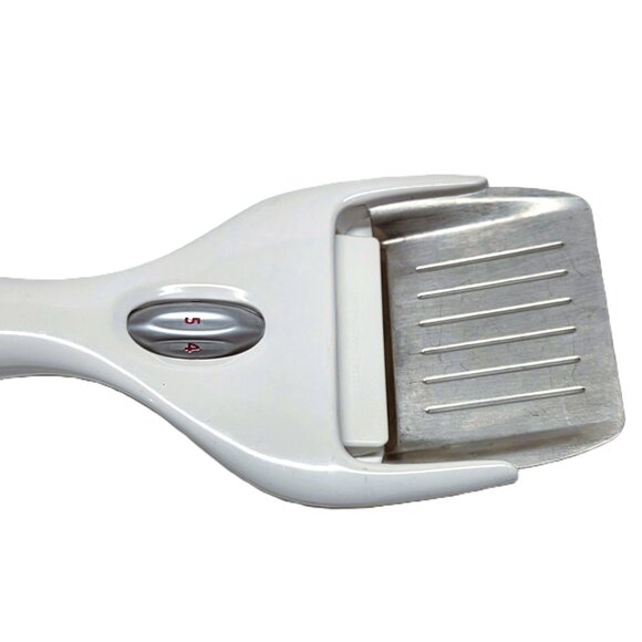 Zyliss Dial and Slice Adjustable Cheese Slicer Cutter Plane White 5 Settings - Picture 4 of 4